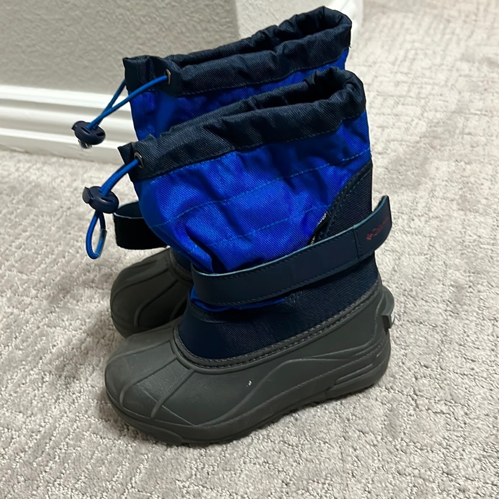 Columbia boys size 12 snow boots